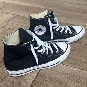 Converse Black and White All Star High-Tops (Sz 7) Never Worn